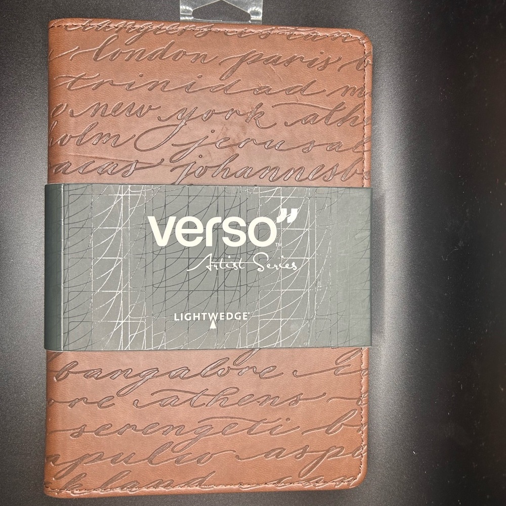 Verso Artist Series‎ Brown e-Reader Cover
